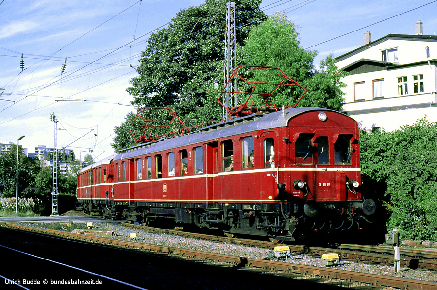 http://www.bundesbahnzeit.de/dso/Bochum 85, Jub Zuege/b12-ET85_07.jpg